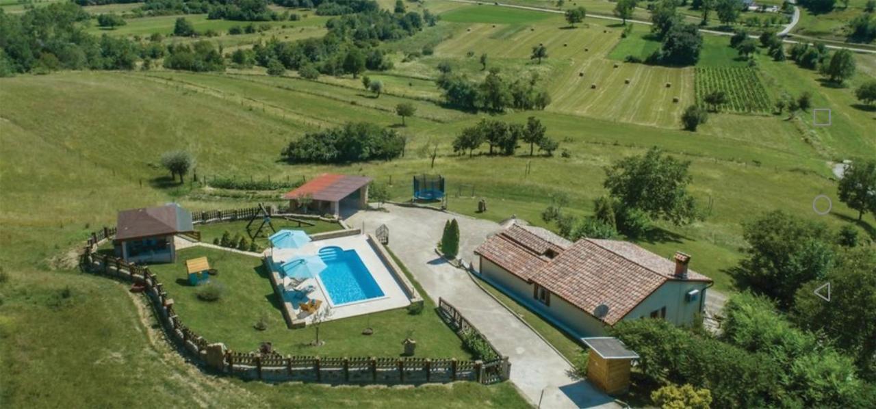 Holiday House Dol Cerovlje المظهر الخارجي الصورة